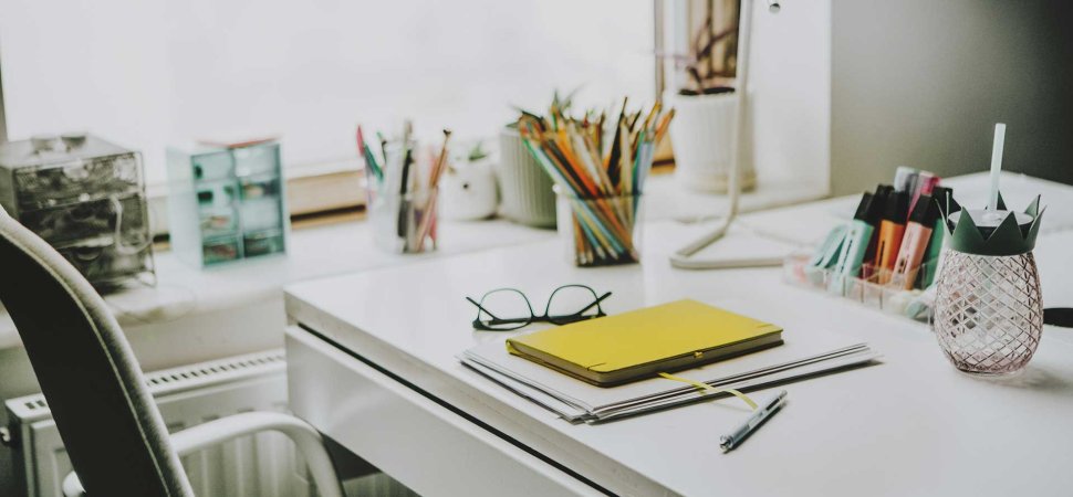 6 Secrets to Organizing Your Desk Like an Expert