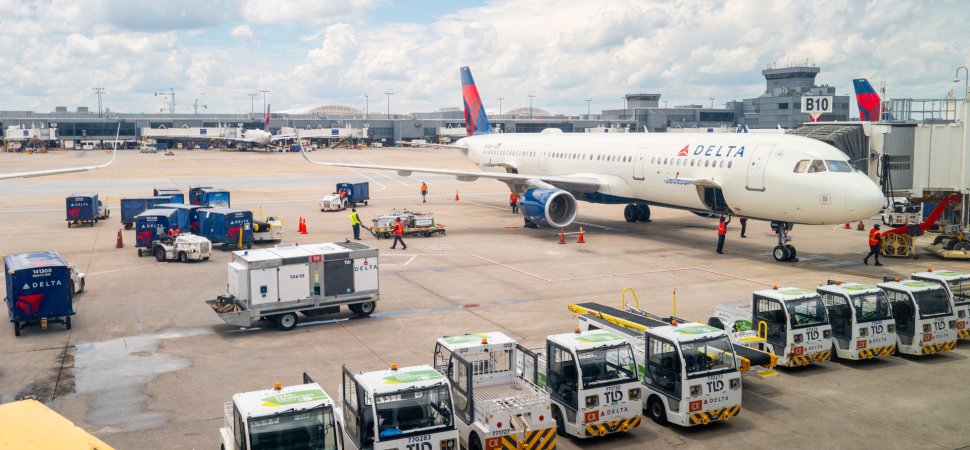 Delta Planes Collide on Atlanta Taxiway