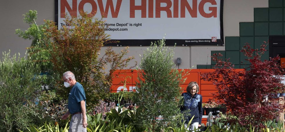 Jobless Benefit Applications Hold Steady in Continued Strong Labor Market