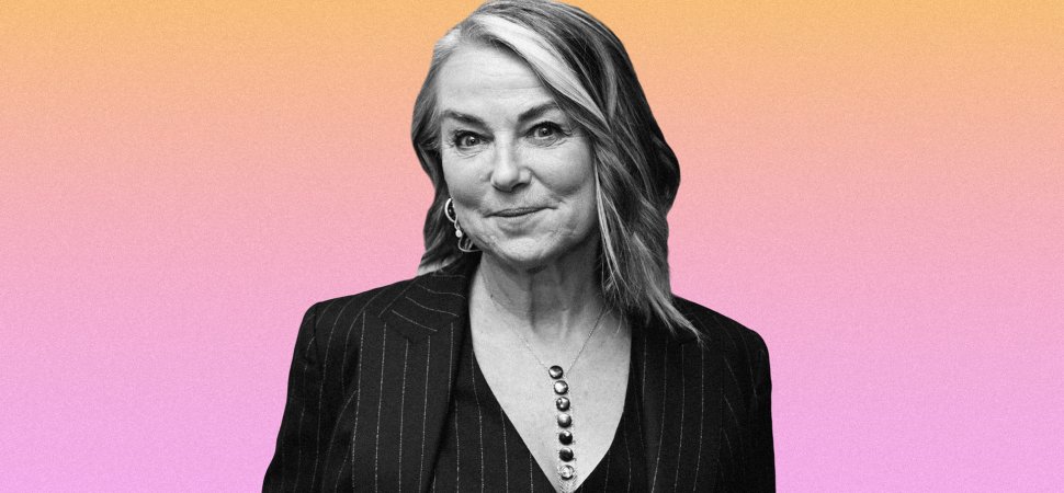 Steal Star Therapist Esther Perel's Go-To Conversation Starter and You'll Never Be Bored Stiff by Small Talk Again