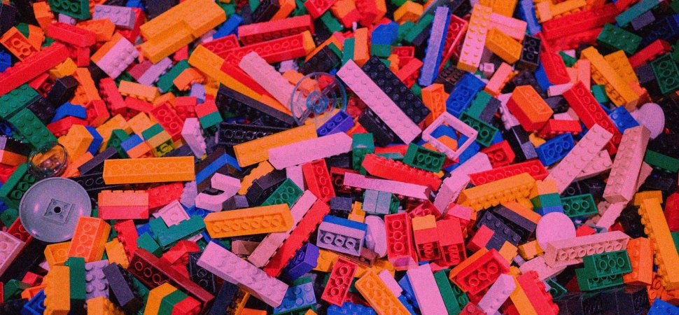 Lego to Replace Oil-Based Bricks by 2032