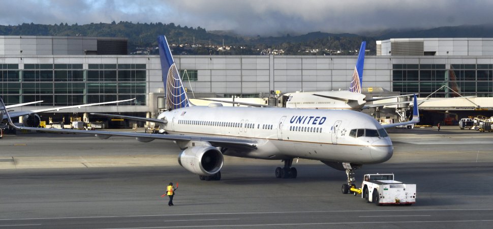 A United Flight Was Delayed 7 Hours After an Emergency Landing. The Pilot Bought Everyone Pizza