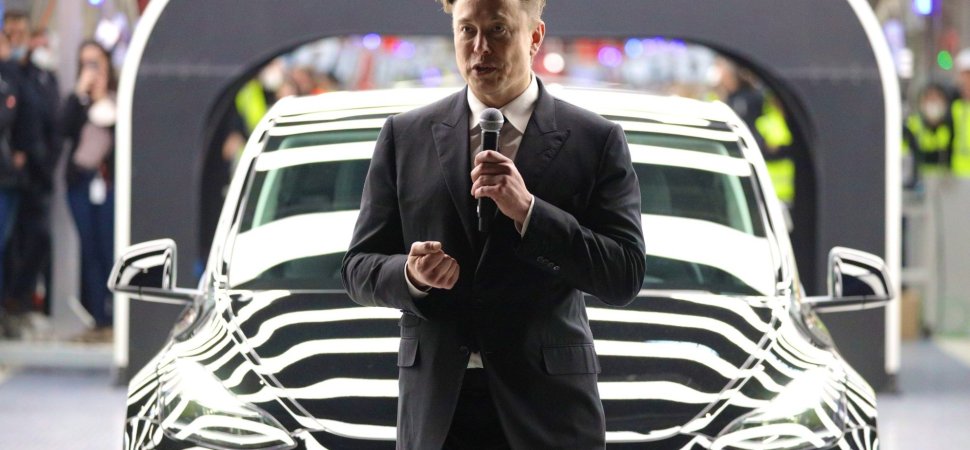 Shareholder Sues Elon Musk, Alleging ‘Unlawful’ Tesla Stock Sale Profits