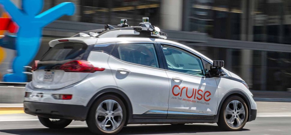 GM Slams Brakes on Self-Driving Robotaxi Without Steering Wheel