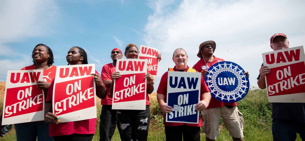 UAW Vote at Alabama Mercedes Plant Tests Unionizing in the South
