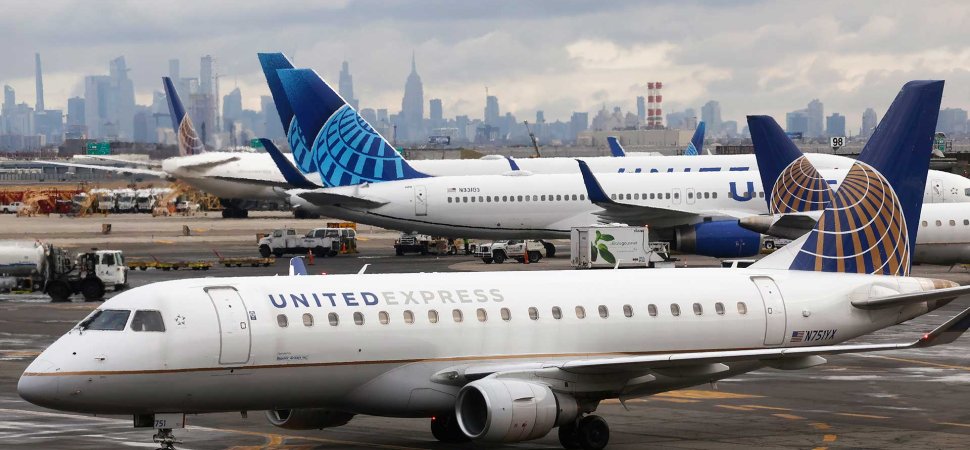 United Airlines Just Explained the Unusual Thing They Do When a Flight Is Delayed, and It's Pure Emotional Intelligence